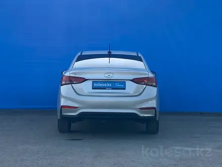 Hyundai Solaris 2018 года за 7 240 000 тг. в Алматы – фото 4