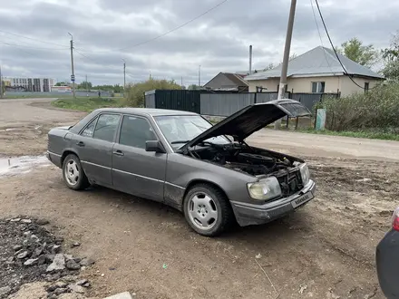 Mercedes-Benz E 260 1991 года за 720 000 тг. в Астана – фото 2