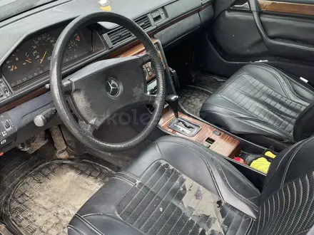 Mercedes-Benz E 260 1991 года за 720 000 тг. в Астана – фото 4