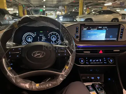 Hyundai Sonata 2022 года за 17 500 000 тг. в Алматы – фото 18