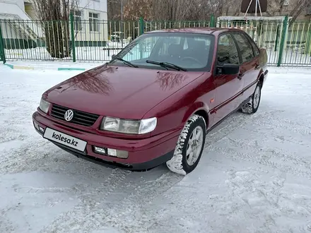 Volkswagen Passat 1995 года за 1 150 000 тг. в Костанай – фото 2