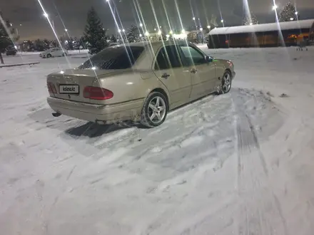 Mercedes-Benz E 230 1996 года за 2 000 000 тг. в Алматы – фото 2