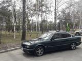 BMW 520 1994 года за 1 850 000 тг. в Мерке – фото 2