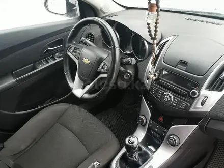 Chevrolet Cruze 2013 года за 5 100 000 тг. в Семей – фото 8