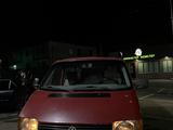Volkswagen Caravelle 1994 года за 2 750 000 тг. в Алматы