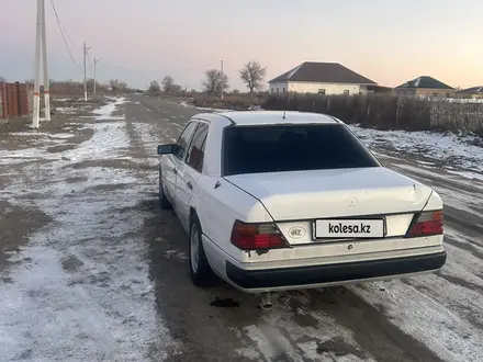 Mercedes-Benz E 230 1990 года за 1 450 000 тг. в Кызылорда – фото 3