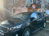Kia Carnival 2015 года за 10 000 000 тг. в Усть-Каменогорск