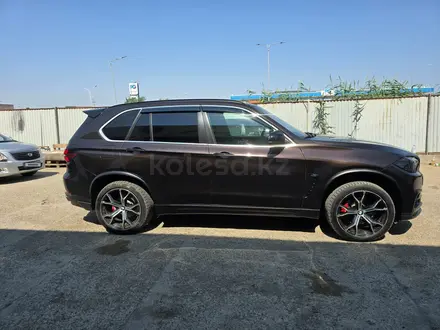 BMW X5 2017 года за 17 000 000 тг. в Атырау – фото 3
