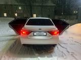 Toyota Camry 2017 годаүшін8 000 000 тг. в Актобе – фото 2