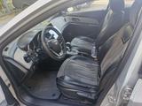 Chevrolet Cruze 2012 года за 3 500 000 тг. в Актобе – фото 5