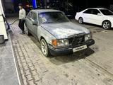 Mercedes-Benz E 260 1988 года за 700 000 тг. в Алматы