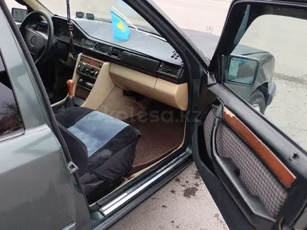 Mercedes-Benz E 230 1989 года за 850 000 тг. в Караганда – фото 12