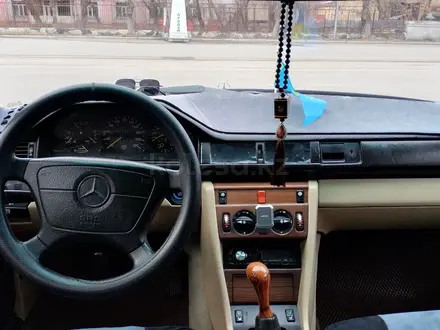 Mercedes-Benz E 230 1989 года за 850 000 тг. в Караганда – фото 9