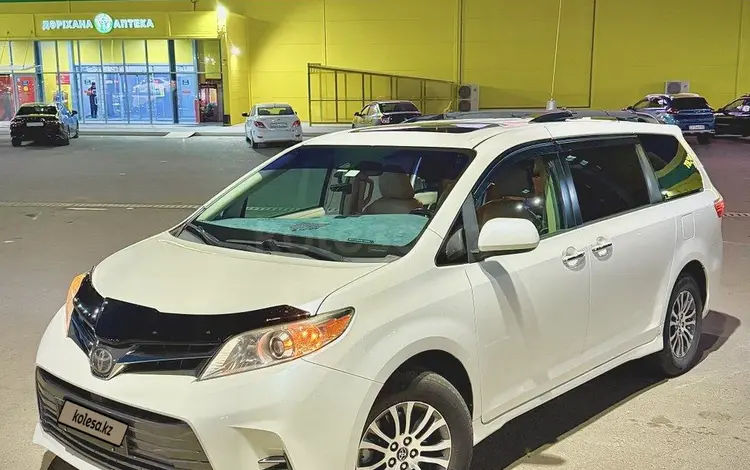 Toyota Sienna 2018 годаүшін13 000 000 тг. в Уральск