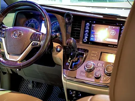 Toyota Sienna 2018 года за 13 000 000 тг. в Уральск – фото 4
