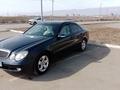 Mercedes-Benz E 240 2002 годаүшін4 750 000 тг. в Караганда – фото 2