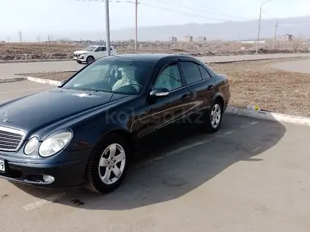 Mercedes-Benz E 240 2002 года за 4 750 000 тг. в Караганда – фото 2