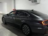 Hyundai Sonata 2021 года за 13 000 000 тг. в Алматы – фото 3