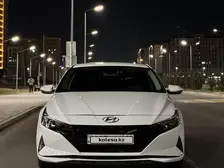 Hyundai Elantra, 2021