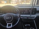 Kia K5 2022 года за 9 300 000 тг. в Караганда – фото 4