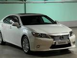 Lexus ES 250 2013 года за 11 300 000 тг. в Алматы – фото 2