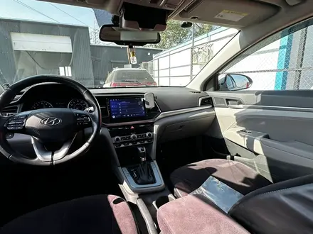 Hyundai Elantra 2019 года за 7 104 000 тг. в Алматы – фото 12