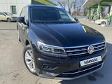 Volkswagen Tiguan 2018 года за 12 500 000 тг. в Алматы