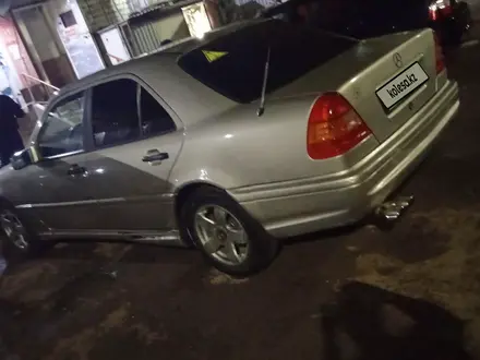 Mercedes-Benz C 200 1996 года за 2 000 000 тг. в Астана – фото 11