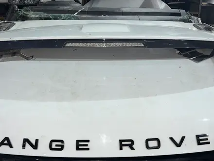 Спойлер на крышку багажника Range Rover Sport L494 за 250 000 тг. в Алматы