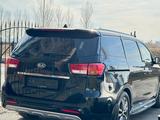 Kia Carnival 2017 года за 11 500 000 тг. в Астана – фото 2