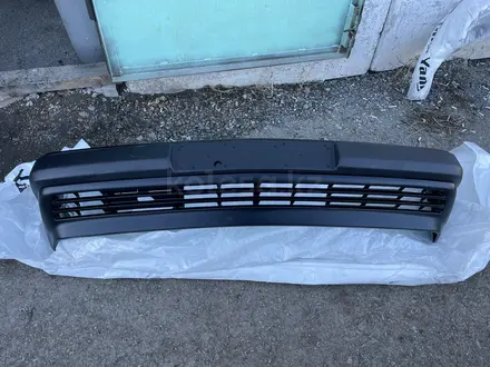 Передний бампер на Mercedes W124 за 50 000 тг. в Астана