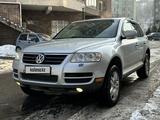 Volkswagen Touareg 2004 годаүшін4 200 000 тг. в Алматы