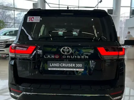 Toyota Land Cruiser Premium+ 2025 года за 72 090 000 тг. в Алматы – фото 8