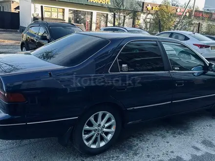 Toyota Camry 1997 года за 4 000 000 тг. в Шымкент – фото 9