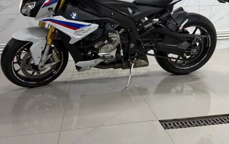 BMW  S1000R 2017 года за 6 500 000 тг. в Астана