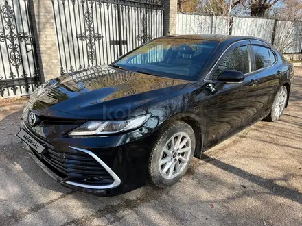 Toyota Camry 2021 года за 14 200 000 тг. в Алматы