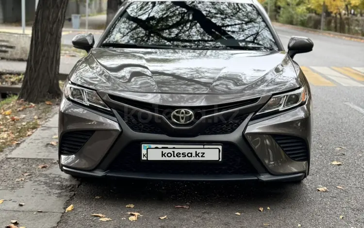 Toyota Camry 2020 годаfor12 900 000 тг. в Алматы