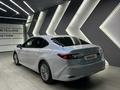 Toyota Camry 2024 годаүшін15 550 000 тг. в Актобе – фото 2