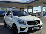 Mercedes-Benz ML 63 AMG 2015 годаfor18 000 000 тг. в Караганда