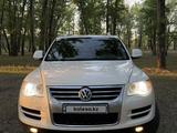 Volkswagen Touareg 2008 годаүшін6 100 000 тг. в Караганда – фото 2