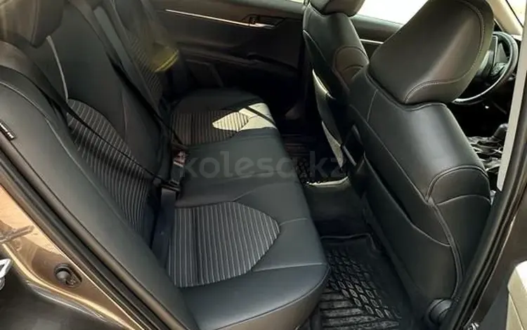 Toyota Camry 2021 года за 8 500 000 тг. в Актобе