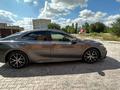 Toyota Camry 2021 года за 8 500 000 тг. в Актобе – фото 3