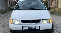 Volkswagen Polo 1998 года за 1 400 000 тг. в Алматы – фото 2