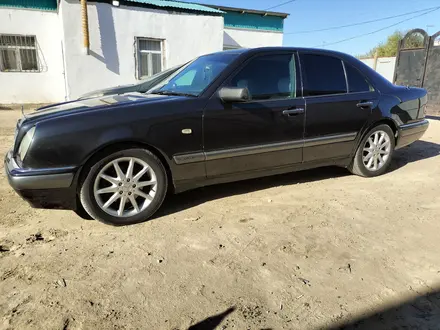 Mercedes-Benz E 280 1996 года за 2 750 000 тг. в Кызылорда – фото 3