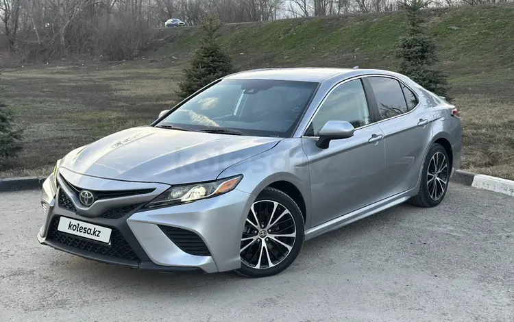 Toyota Camry 2019 года за 9 999 999 тг. в Уральск