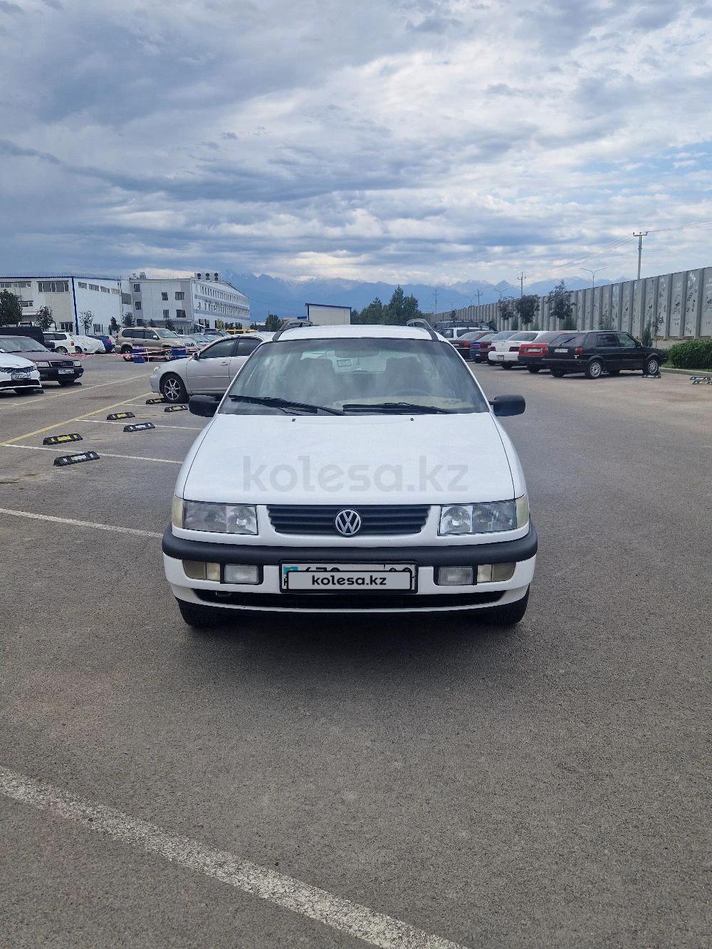 Volkswagen Passat 1994 г.