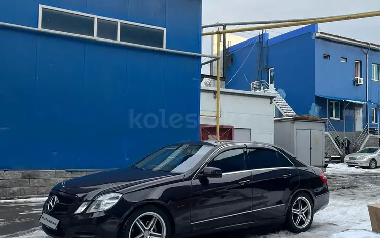 Mercedes-Benz E 200 2010 годаfor7 000 000 тг. в Астана