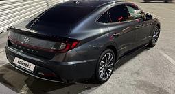 Hyundai Sonata 2023 года за 12 190 000 тг. в Алматы – фото 4