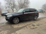 BMW X5 2015 года за 9 000 000 тг. в Актобе – фото 2