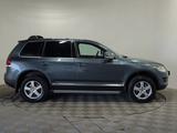 Volkswagen Touareg 2008 года за 7 700 000 тг. в Алматы – фото 4